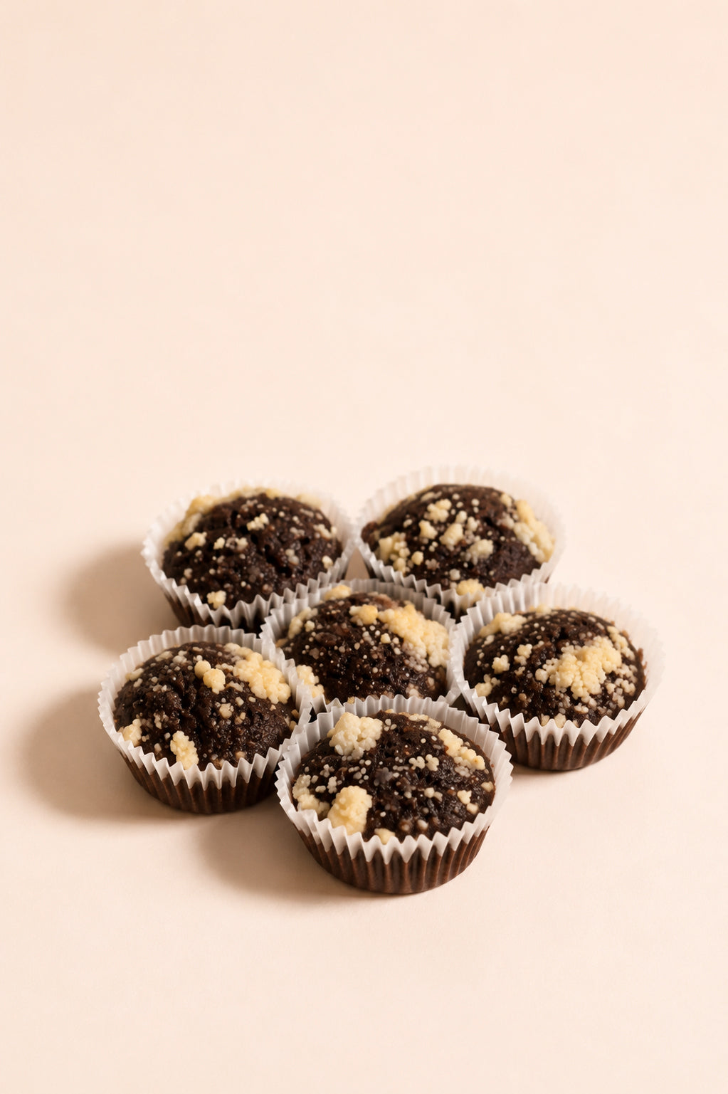 Mini muffins cu ciocolata si crumble - 100g
