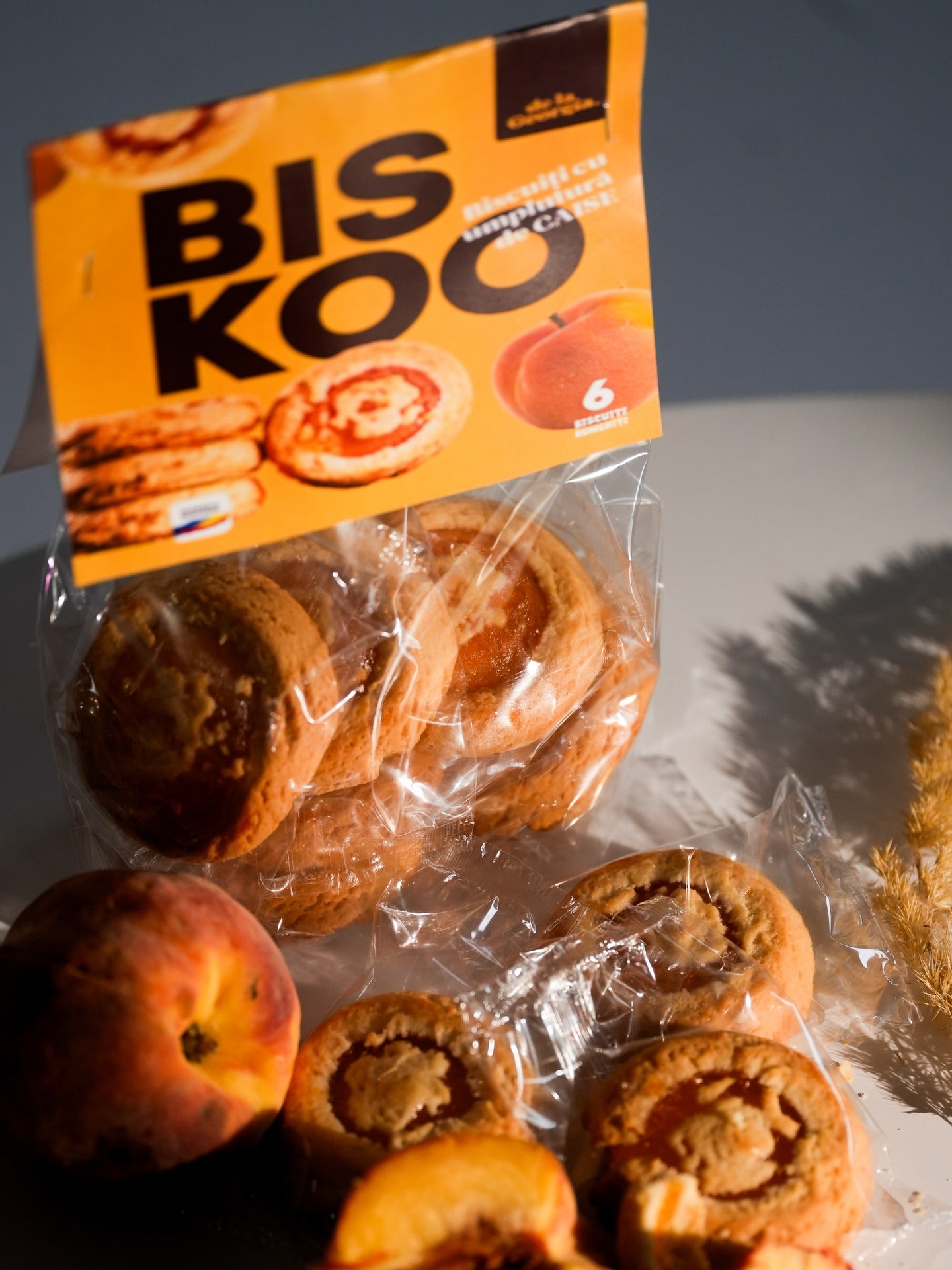 Biscuiți cu umplutură de caise